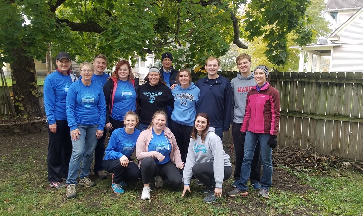 Students and alumni gather for service project